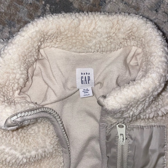 Gap Baby Sherpa jacket size 12-18 months - Picture 3 of 3